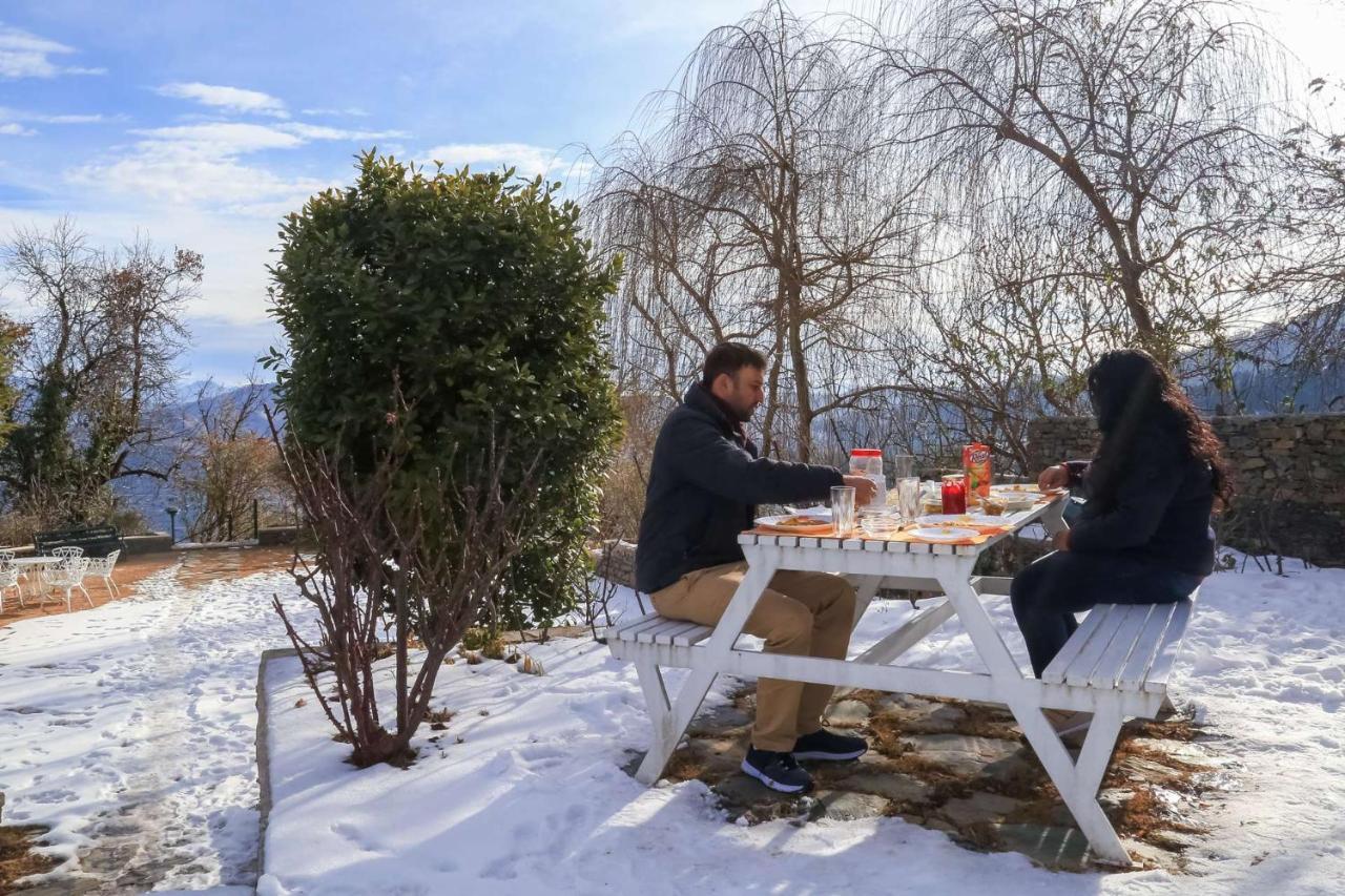 Stayvista At Violet Hill With Bonfire, Gazebo & Hill View Шимла Екстериор снимка