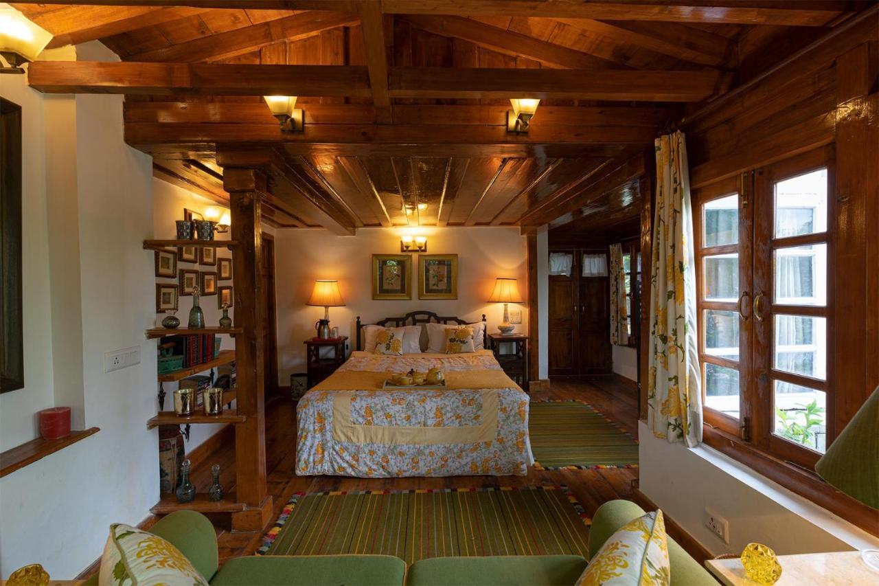 Stayvista At Violet Hill With Bonfire, Gazebo & Hill View Шимла Екстериор снимка